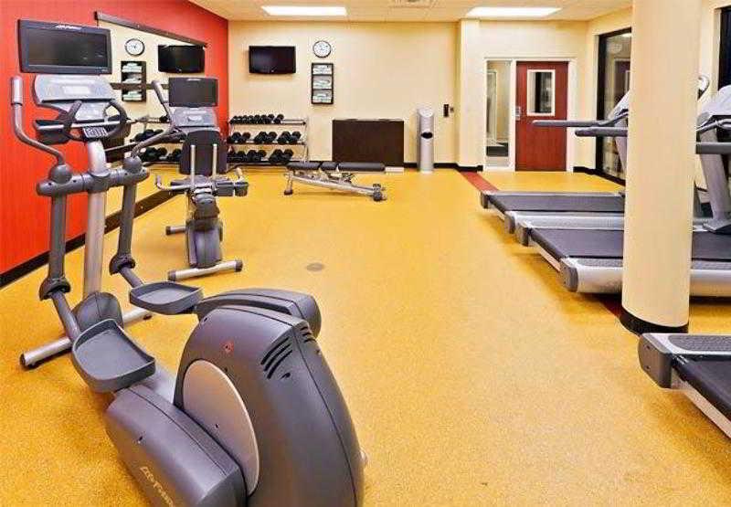 Отель Courtyard By Marriott Tulsa Woodland Hills Экстерьер фото