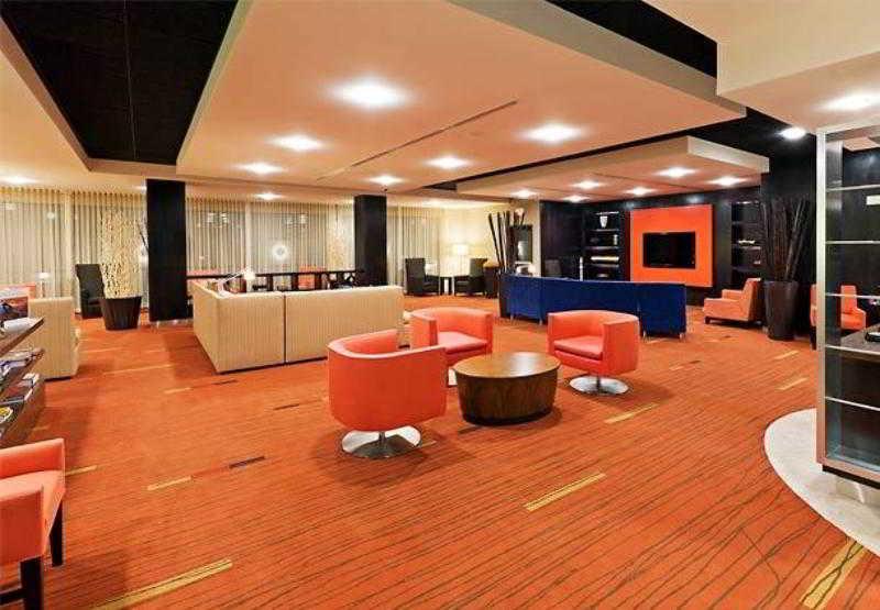 Отель Courtyard By Marriott Tulsa Woodland Hills Экстерьер фото